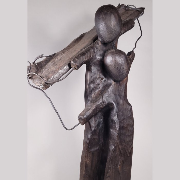 Karol Dusza (XX-XXI) - sculptuur, Love will set us free - 76 cm - Hout, Staal - 2023