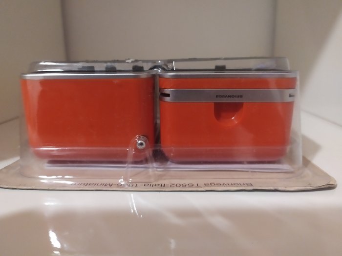 Brionvega by Richard Sapper & Marco Zanuso - TS-502 - Miniature Portable radio