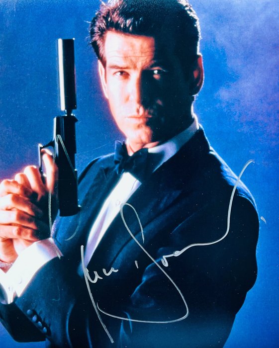 James Bond 007: Tomorrow Never Dies - Pierce Brosnan (007), signed with COA
