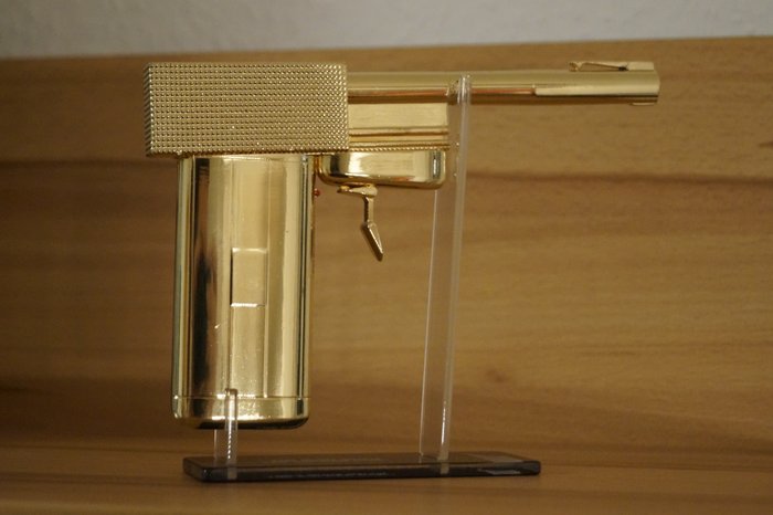 James Bond 007: The Man with the Golden Gun - Scaled one piece Golden Gun Replica on stand (6 inch)