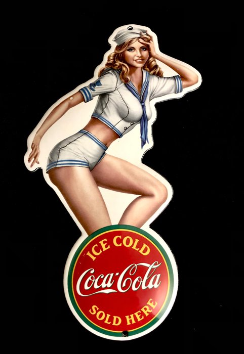 Coca-Cola - Skilt - Coca Cola A, 1990-tallet, amerikansk, pin-up, sirkulær reklameskilt, laget i U.S.A. - Emaljert jern