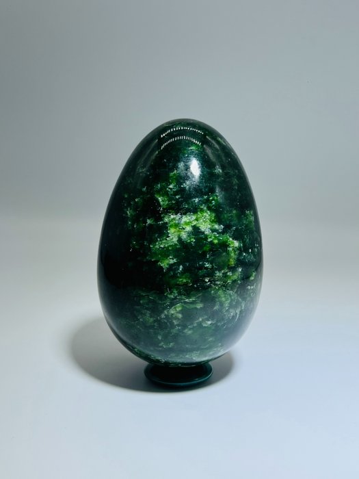 Zwart Groen Jade Nefriet - Eivorm - AAA Kwaliteit - Ø 108x73mm Natuursteen - Meditatiesteen - Decoratie - Hoogte: 108 mm - Breedte: 73 mm- 952 g - (1)