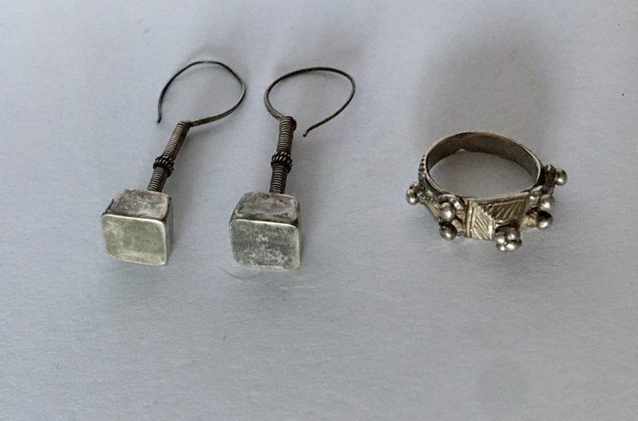 Antik sølv, ring og et par øreringe - Rajasthan - Indien