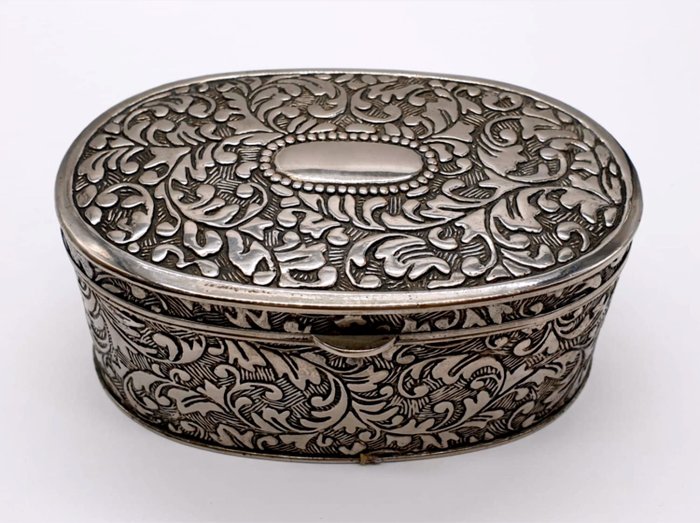 Guarda-joias (1) - Caixa de joias de prata decorada antiga e ornamentada Elegância atemporal em prata antiga - banhada - Banhado a prata