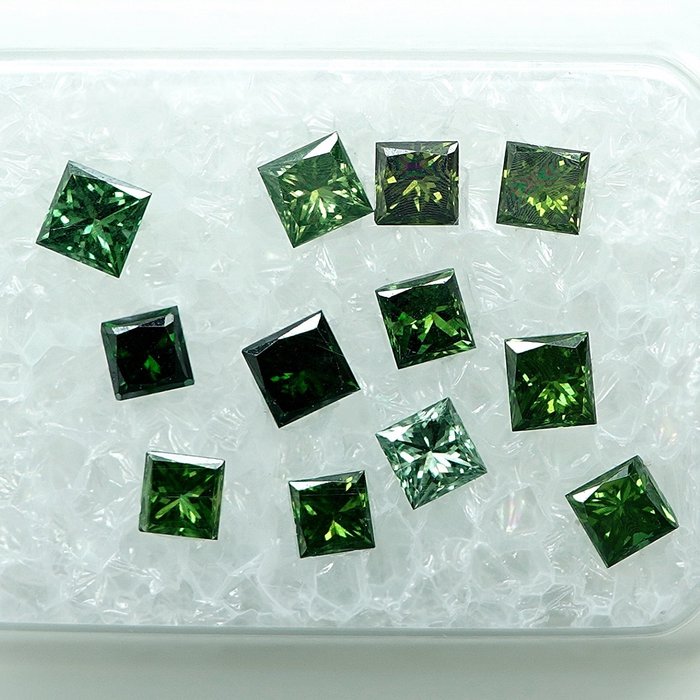 12 pcs 鑽石 - 1.04 ct - 公主方形 - Fancy Green - VS-I2
