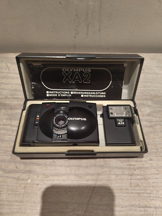 Olympus XA2 + A11 Electronic Flash — D.Zuiko 35mm f/3.5 | Analogt kompaktkamera