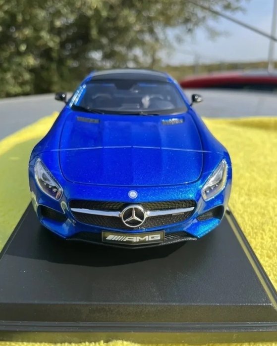 Maisto 1:18 - 1 - Modellbil - Mercedes AMG GT