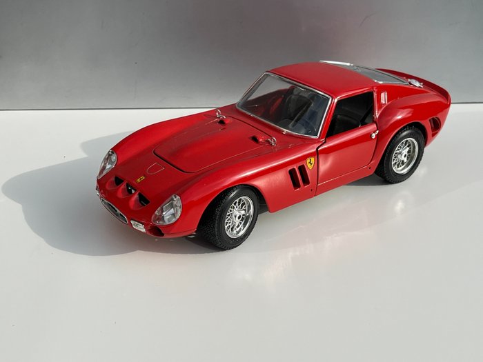 Diamond Edition by Bburago 1:18 - Coche deportivo a escala - Ferrari 250 GTO