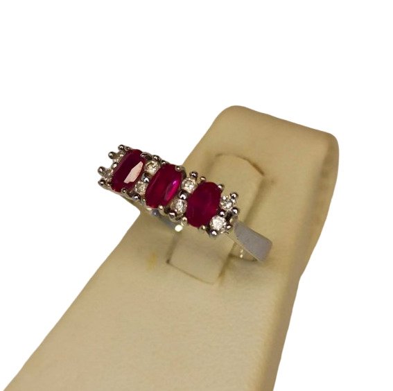 Ring - White gold Oval Ruby 