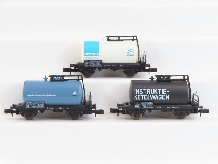 德國Arnold N - 4350-000 - 模型貨運火車組合 (1) - 配備 3 種不同的油罐車 - NS