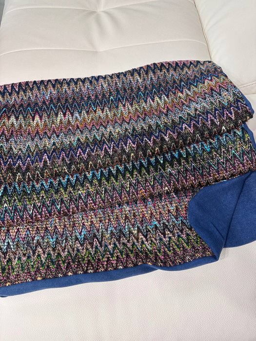 Plaid exclusiv în zig-zag din lână multicoloră lucrat manual - albastru - Textil  - 1.46 m - 1 m