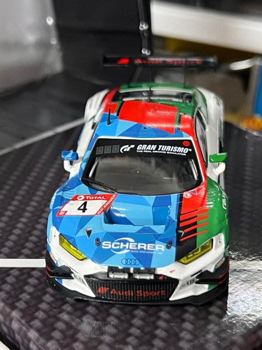 IXO 1:43 - 模型汽车 -Audi Sport Team Phoenix - Edição e Caixa Especial - 凤凰运动队 - 24 小时纽堡耐力赛冠军
