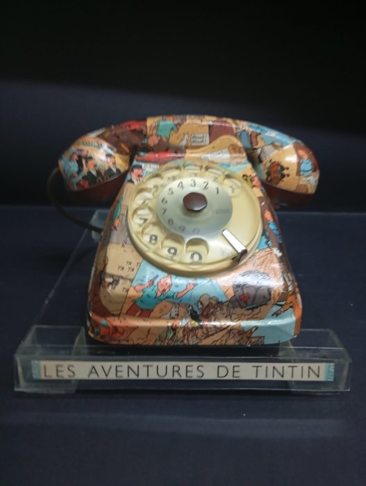 Telefon analogic - Bachelită, Telefon decorat manual cu Bande Dessinée originală „Tintin” din anii 1960