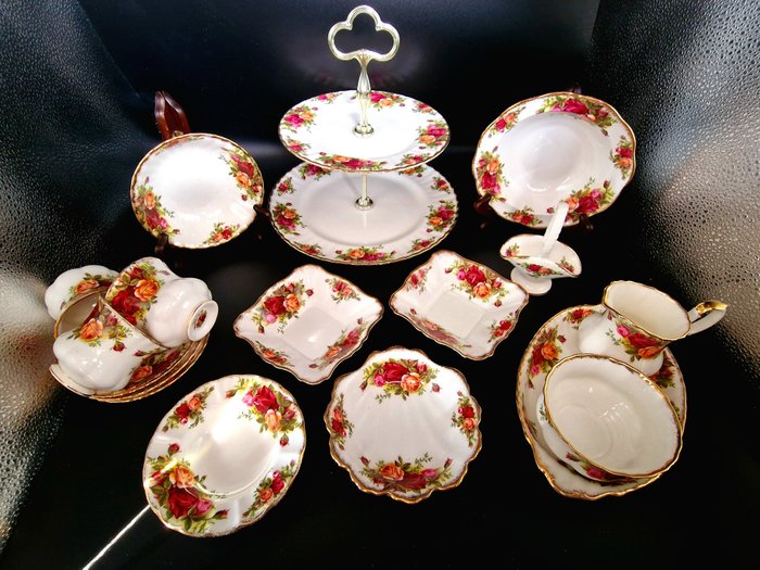 Royal Albert - Coffee and tea service (17) - Porcelain