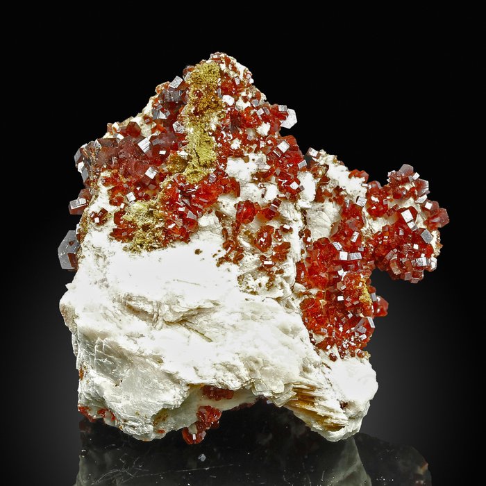 High Quality! Vanadinite on Baryte Crystals - Height: 6.3 cm - Width: 5.9 cm- 162 g