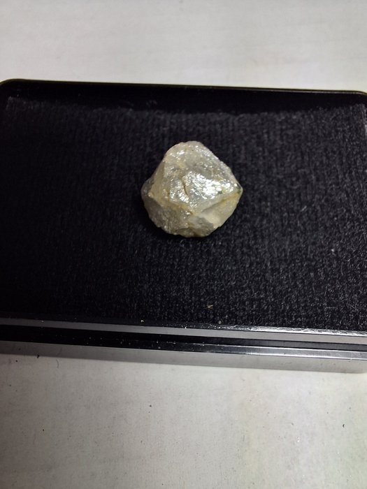 鉆石 水晶 - 高度: 12 mm - 闊度: 10 mm- 2.1 g
