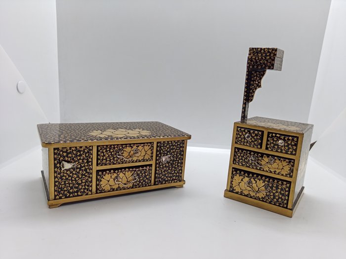 Miniatyrmøbler for dukker - lakkert tre - Japan - Shōwa-periode (1926 – 1989)