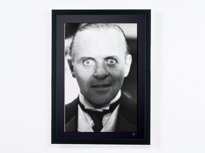 Silence of the Lambs, Anthony Hopkins as Dr. Hannibal Lecter - Fine Art Photography - Luxury Wooden Framed 70X50 cm - Limited Edition Nr 01 of 30 - Serial ID 16987 - Original Certificate (COA), Hologram Logo Editor and QR Code