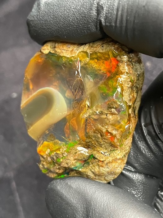 Opala Opala de cristal 147 quilates- 29,4 g