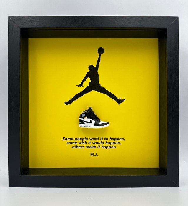 Lijst (1) - Framed Sneaker Air Jordan Retro High Not for Resale Varsity Maize  - Hout
