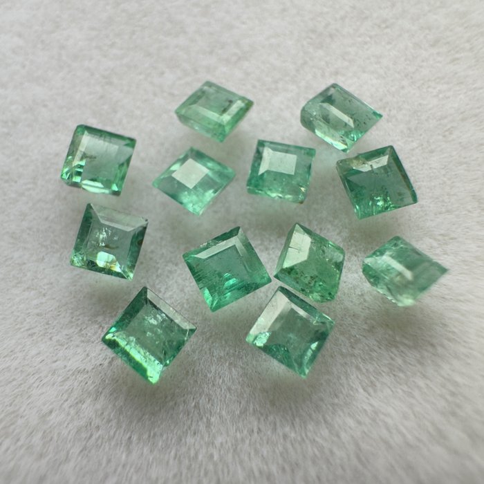 12 pcs Green Emerald - 1.12 ct
