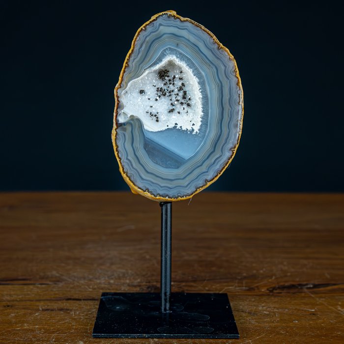 Beautiful Natural Agate & Chalcedony on stand, Brazil- 872.91 g