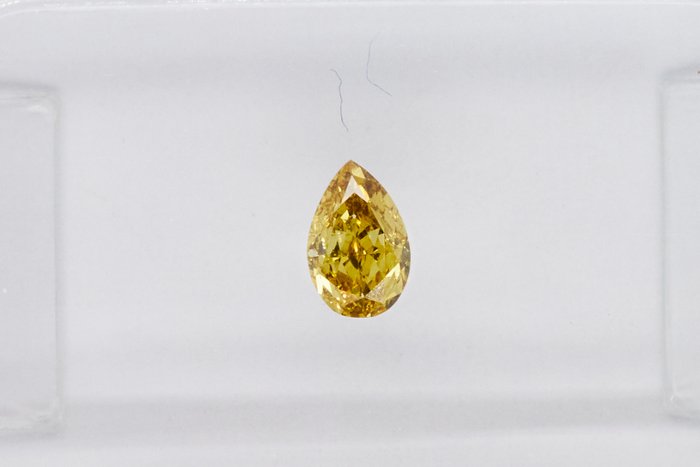 1 pcs Diamant - 0.24 ct - Birne - NO RESERVE PRICE - Fancy Intense Greenish Brownish Yellow - VS2