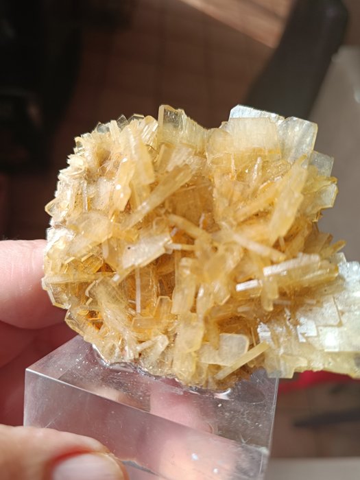 Bariet Kristallen op matrix - Hoogte: 7 cm - Breedte: 7 cm- 179 g - (1)