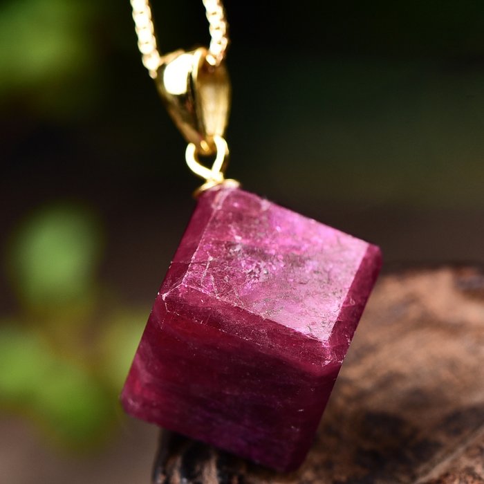 No Reserve Price - Natural Ruby - Exclusive Square-Cut- 7.82 g