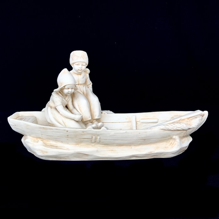Royal Dux, Bohemia - Art Nouveau - "Fishing Boat with Children" (30 cm) - ca 1910 - Skål - Keramik