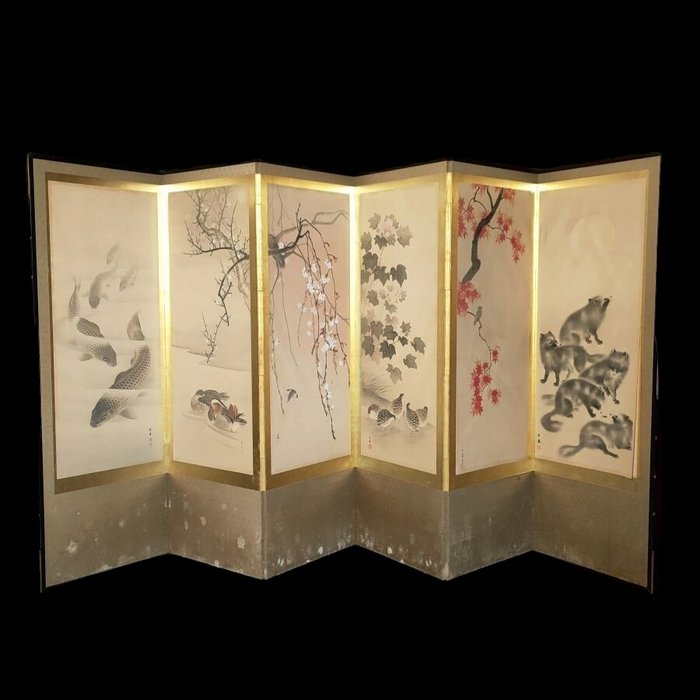 六折屏風（房間隔板），飾有多位藝術家的畫作 - 木 - Signed Unpō 雲鳳, Kinpō 菫峰, Seihō 青鳳 & Eishō 英章 - 日本 - 20世紀早期（一戰期）