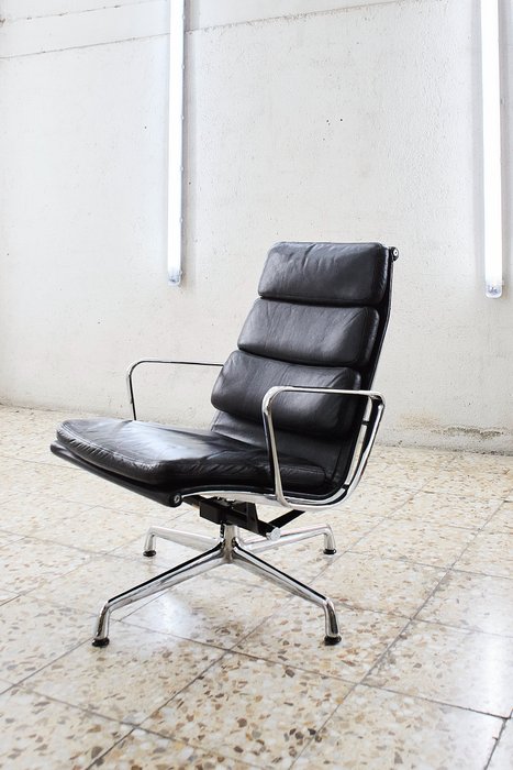 Herman Miller - Charles & Ray Eames - Chaise longue - Eames Aluminium Chair Soft Pad - Lot 1 de 2 - Aluminium, Cuir