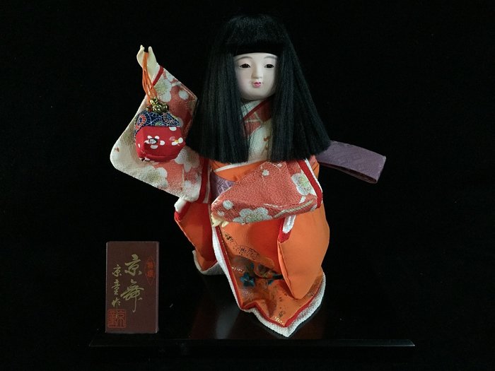 京童 KYOWARABE / Japanese Vintage Kimono Beautiful Woman Doll Statue - Seda - Japão  (Sem preço de reserva)