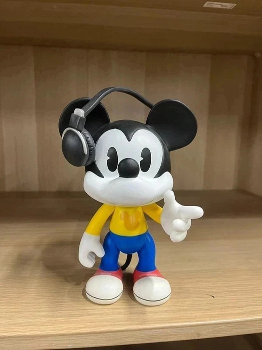 Mickey Mouse Figurine - Leblon Delienne