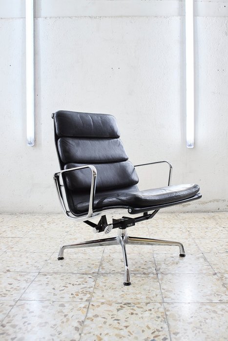 Herman Miller - Charles & Ray Eames - Chaise longue - Eames Aluminium Chair Soft Pad - Lot 2 de 2 - Aluminium, Cuir