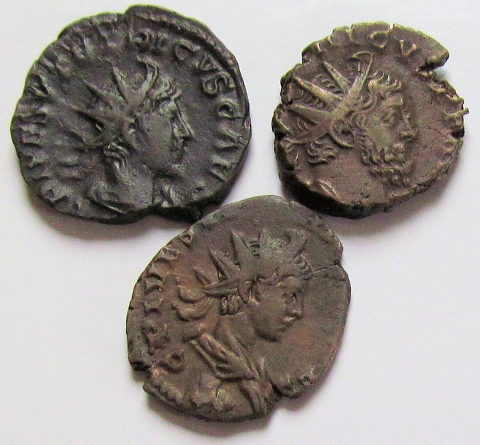 Empire romain. Tetricus I and his son Tetricus II (270-274 A.D.). Antoninianus Group of 3 coins total (1x Tetricus I and 2x Tetricus II)