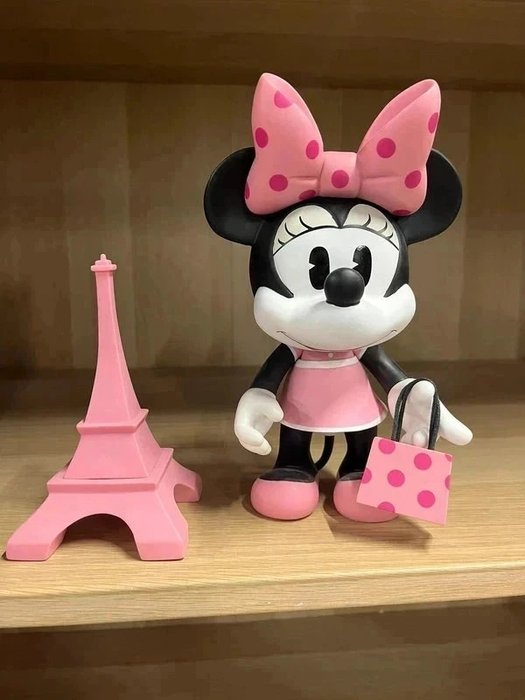 Minnie Mouse in Paris Figurine - Leblon Delienne