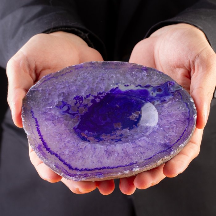 Aschenbecher aus gefärbter Achat-Geode: Ein Hauch von Eleganz - Natürlich gefärbter Aschenbecher - Geode Achat - Höhe: 150 mm - Breite: 130 mm- 841 g - (1)