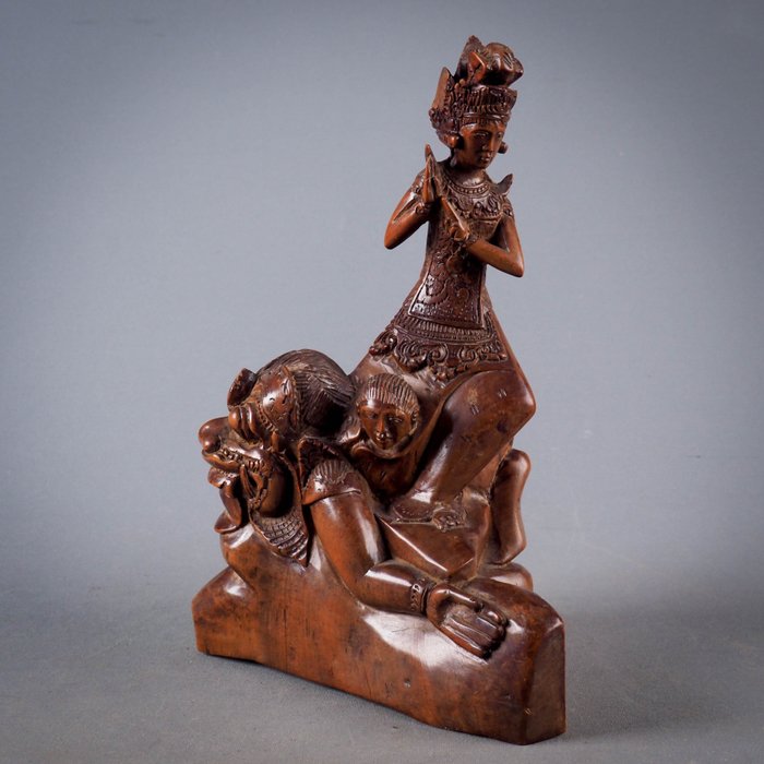 Rzeźba - Kunti, Sahadewa i Durga - Bali - Indonezja