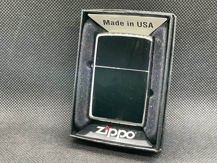 Zippo - Zippo High Polish Chrome - 2012 - Lighter - Brass, Chrome -