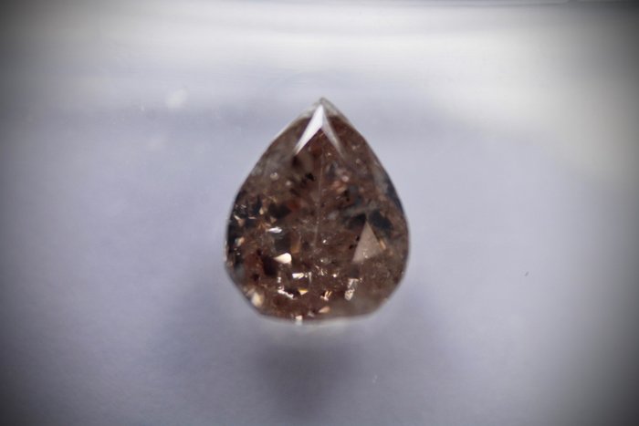 钻石 - 1.14 ct - 梨形 - 中彩褐带粉 - I1 内含一级, 证书上未提及