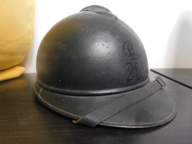 Italien - Ingen reservepris - Smuk hjelm nr. 225 adrian model 15 italiensk - Militær hjelm - 1915