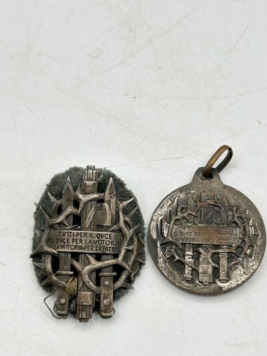 義大利 - 獎牌 - M.V.S.N. Legione romana mutilati medaglia e fregio