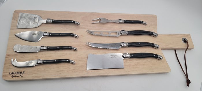 Laguiole Style de Vie - Menümesser-Set (8) - 8 verschiedene schwarze Käsemesser mit Servierbrett - Holz, Stahl (rostfrei)