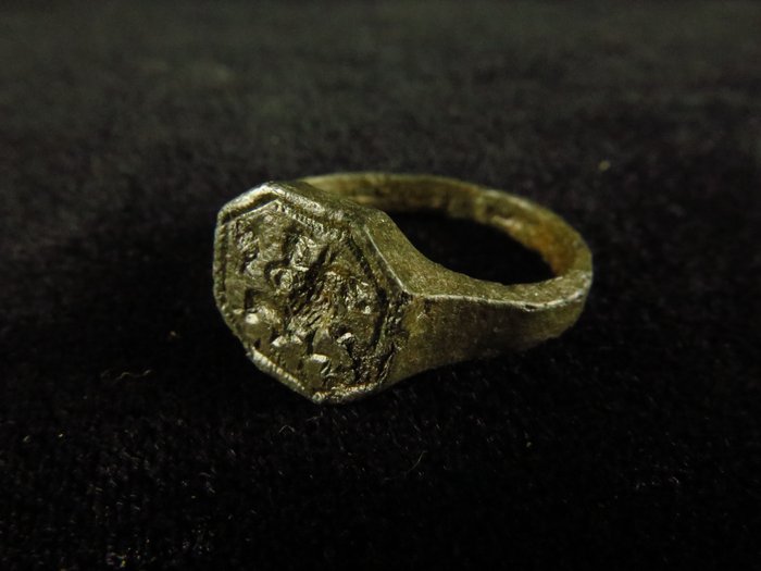 中世紀前期 錫 騎士裝飾密封圈 - 18 mm