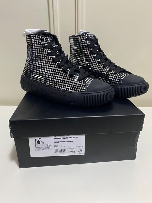 Versace - Low-top trainers - Size: Shoes / EU 42