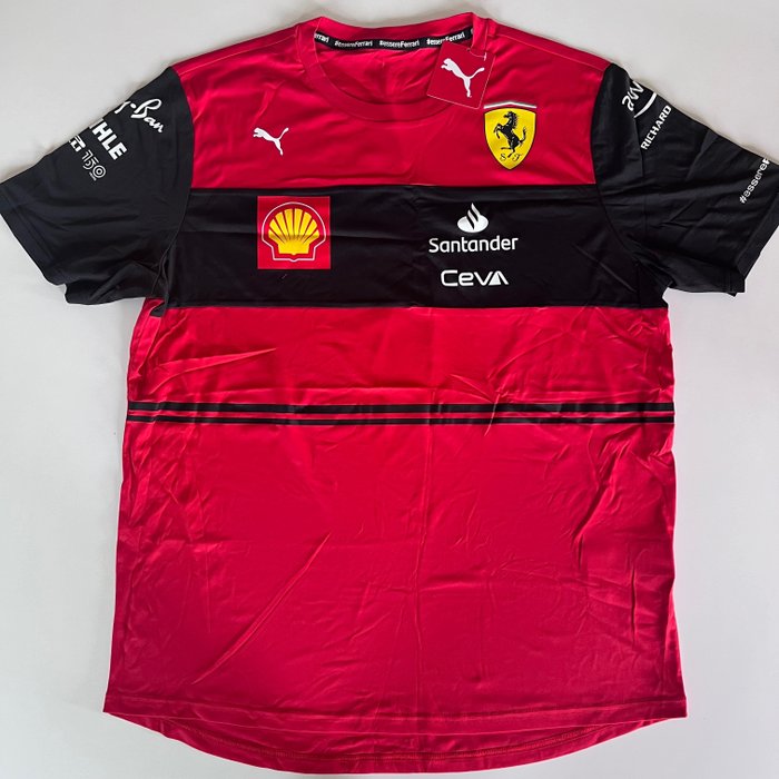 Ferrari - Fórmula 1 - 2023 - Roupa de equipa