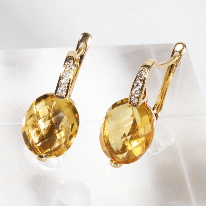 Earrings - 14 kt. Yellow gold -  5.28 tw. Quartz - Diamond 