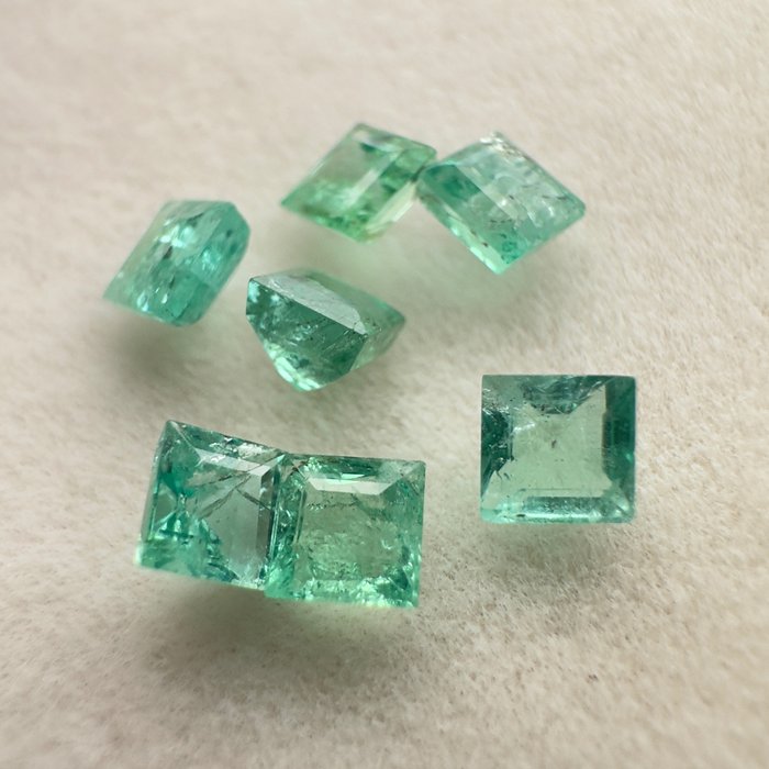 7 pcs Green Emerald - 1.11 ct