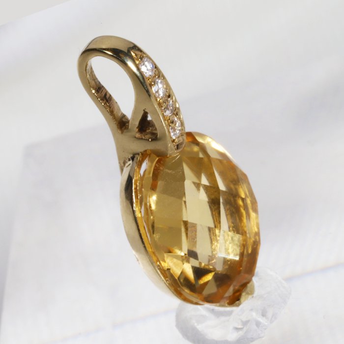 Anhänger - 14 kt Gelbgold -  2.69 tw. Quarz - Diamant 